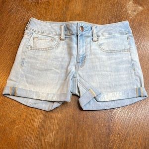 American Eagle Super Stretch Midi Jean Shorts Light Wash Size 4
